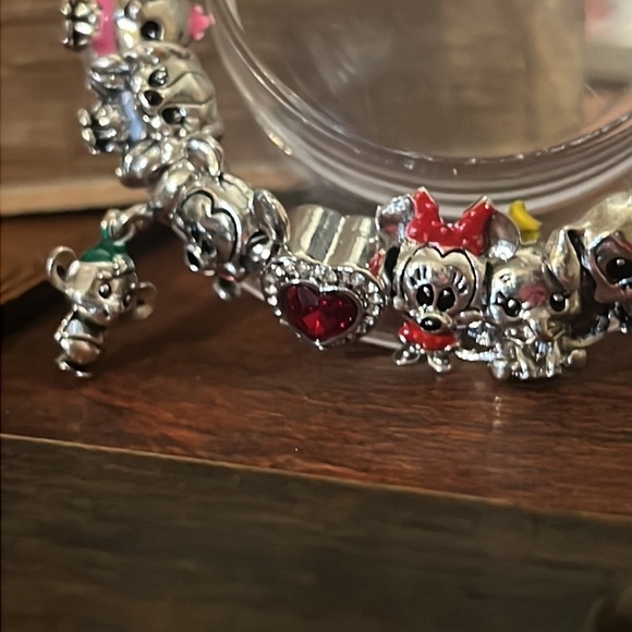 Mickey and Friends Charm bracelet - Picture 7 of 11